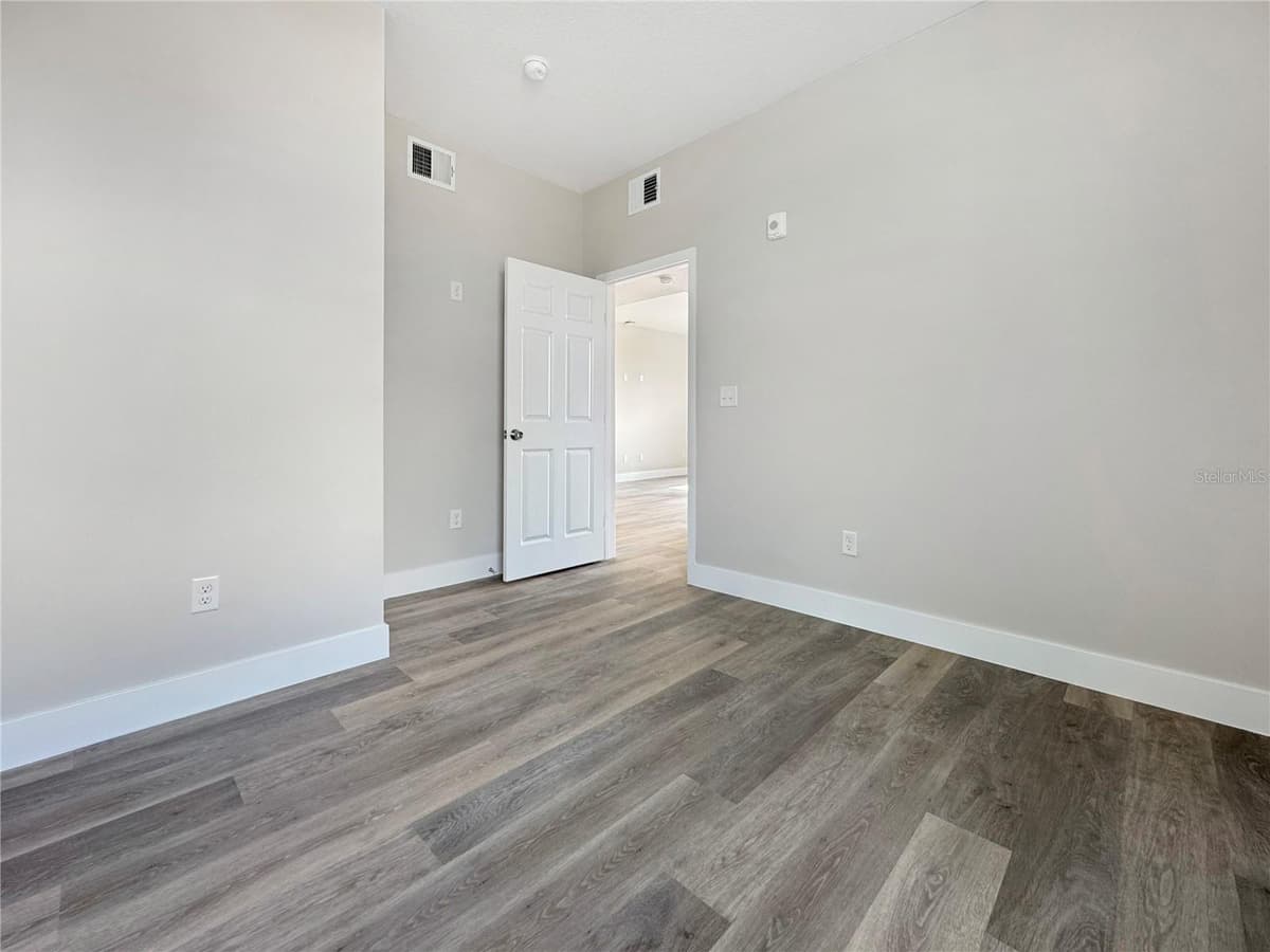 4424 TEXAS AVENUE — photo 16 of 42