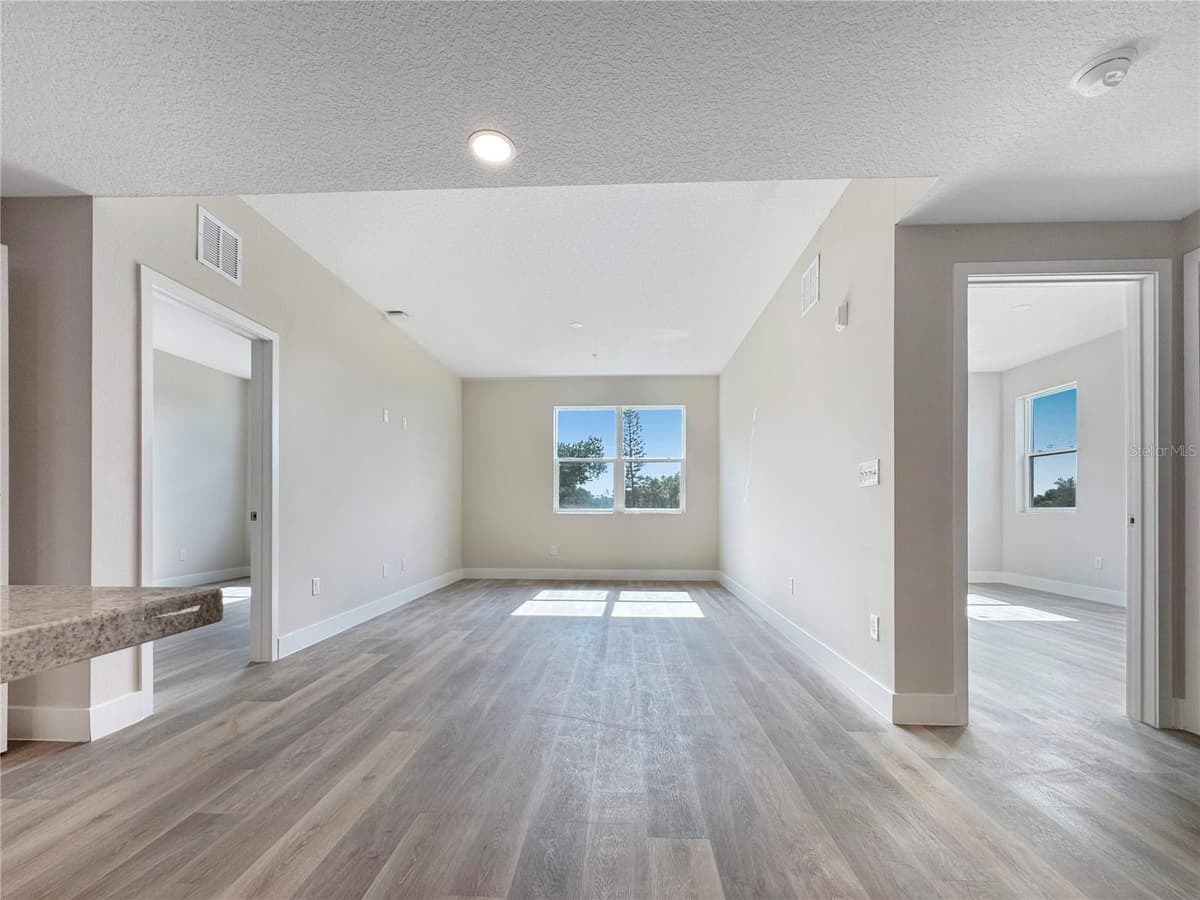 4424 TEXAS AVENUE — photo 3 of 42