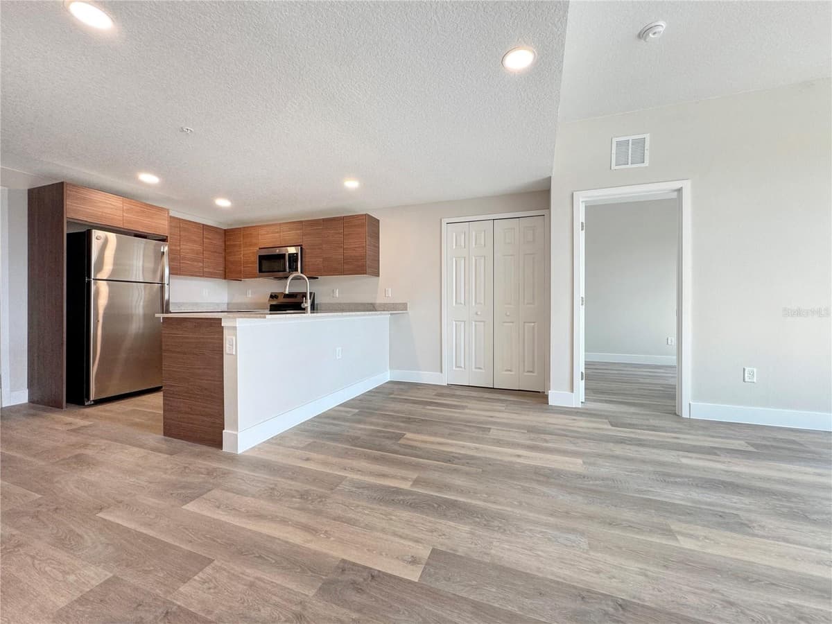 4424 TEXAS AVENUE — photo 8 of 42