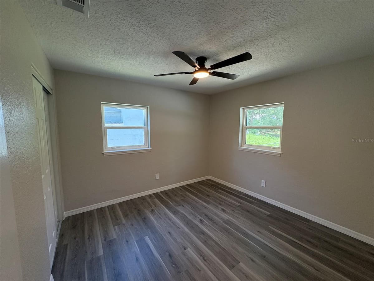 2094 PENN DRIVE — photo 16 of 27