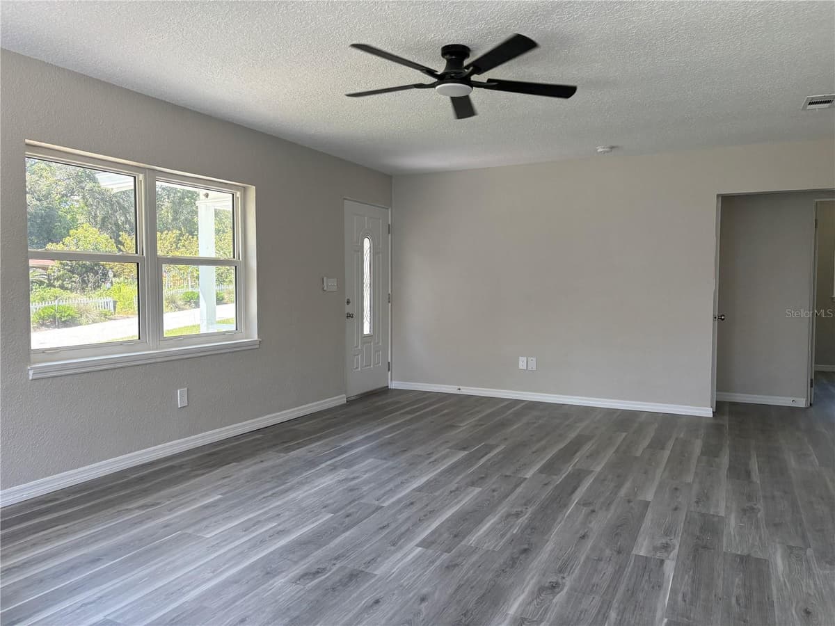 2094 PENN DRIVE — photo 6 of 27