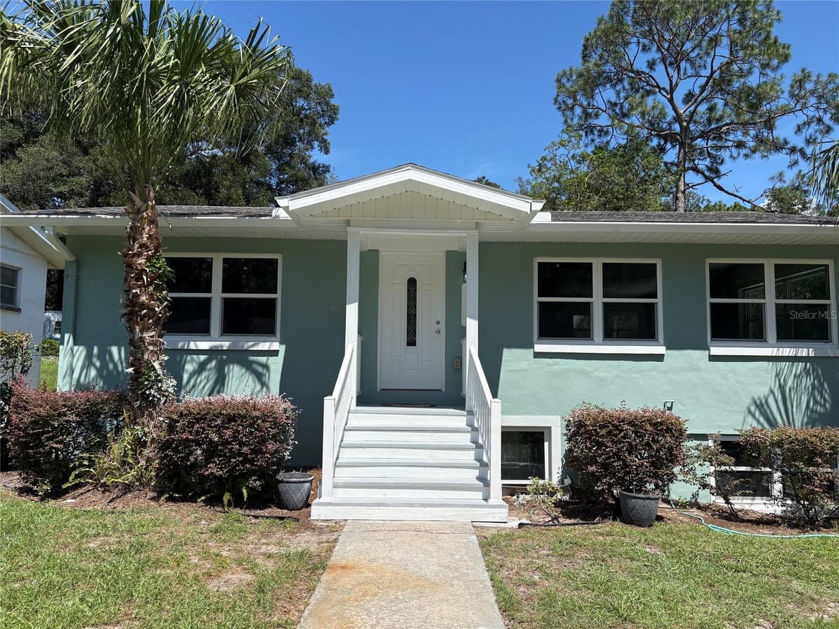 2094 PENN DRIVE — photo 2 of 27