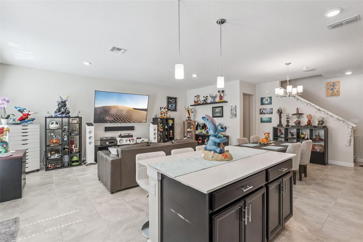 2931 SENTENCE STREET — photo 4 of 27
