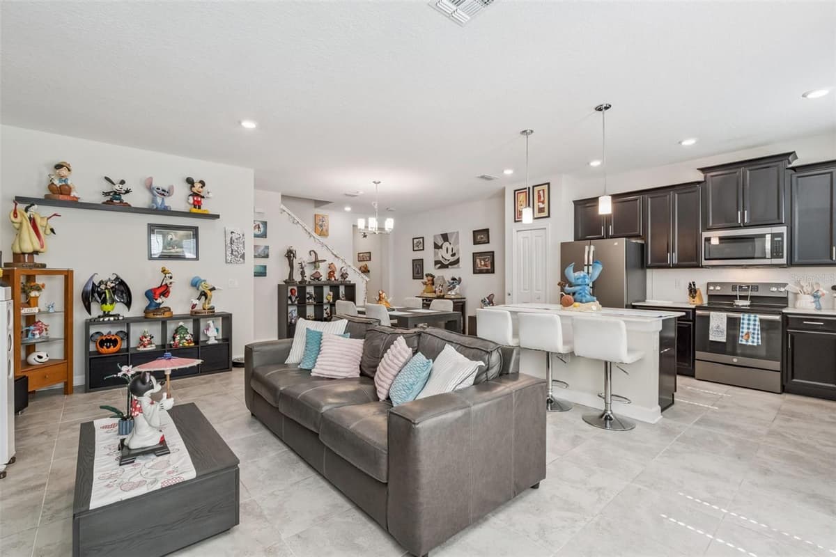 2931 SENTENCE STREET — photo 8 of 27
