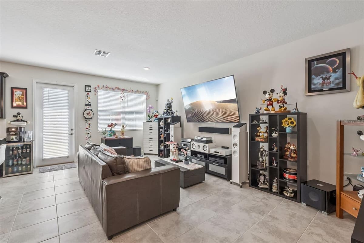 2931 SENTENCE STREET — photo 6 of 27
