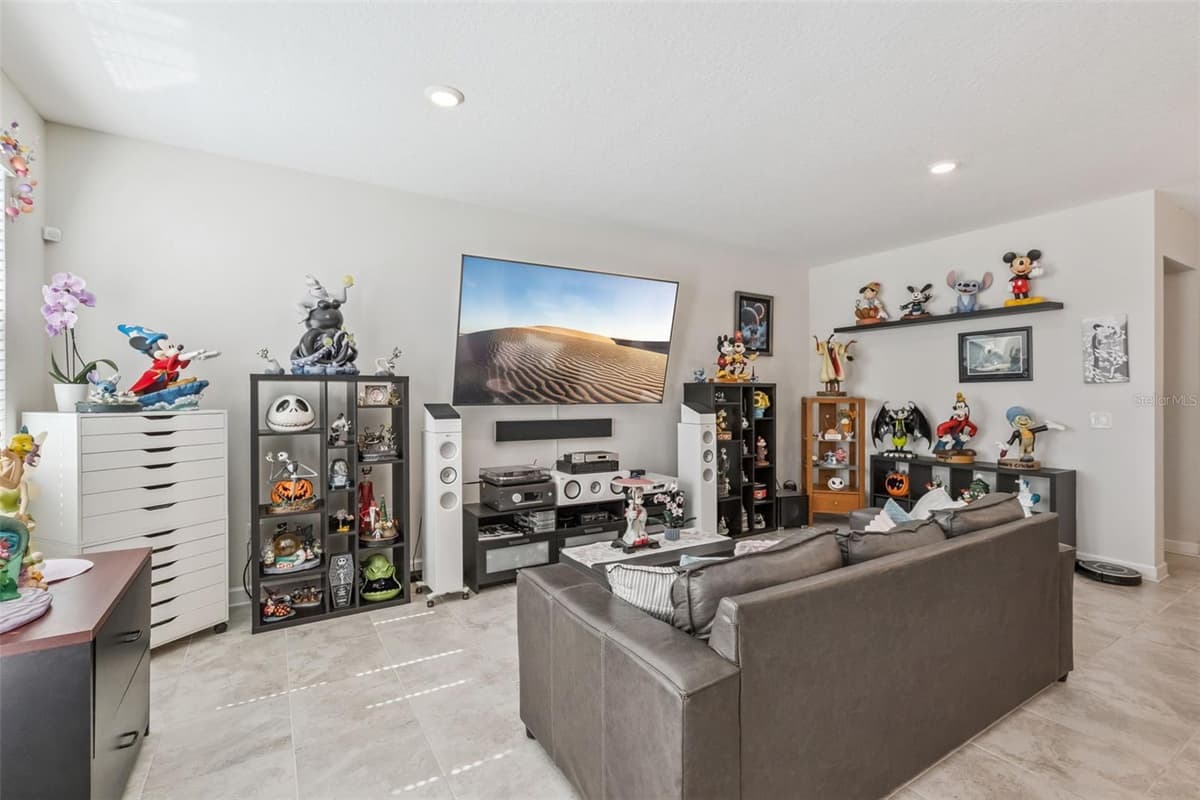 2931 SENTENCE STREET — photo 7 of 27