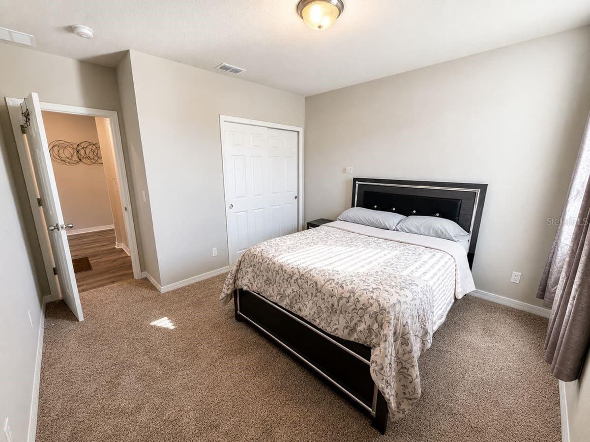 196 TOWNS CIRCLE — photo 13 of 15