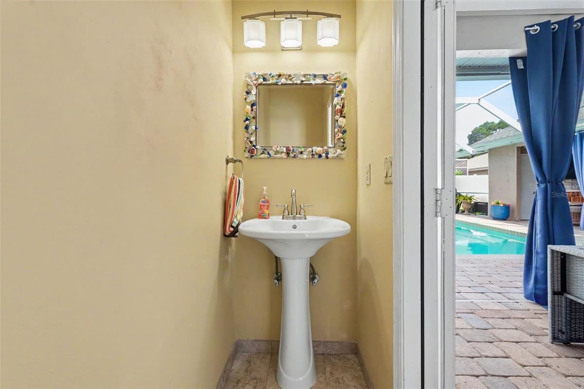 2782 SCOBEE DRIVE — photo 35 of 38