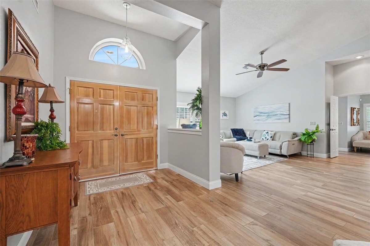 2782 SCOBEE DRIVE — photo 3 of 38