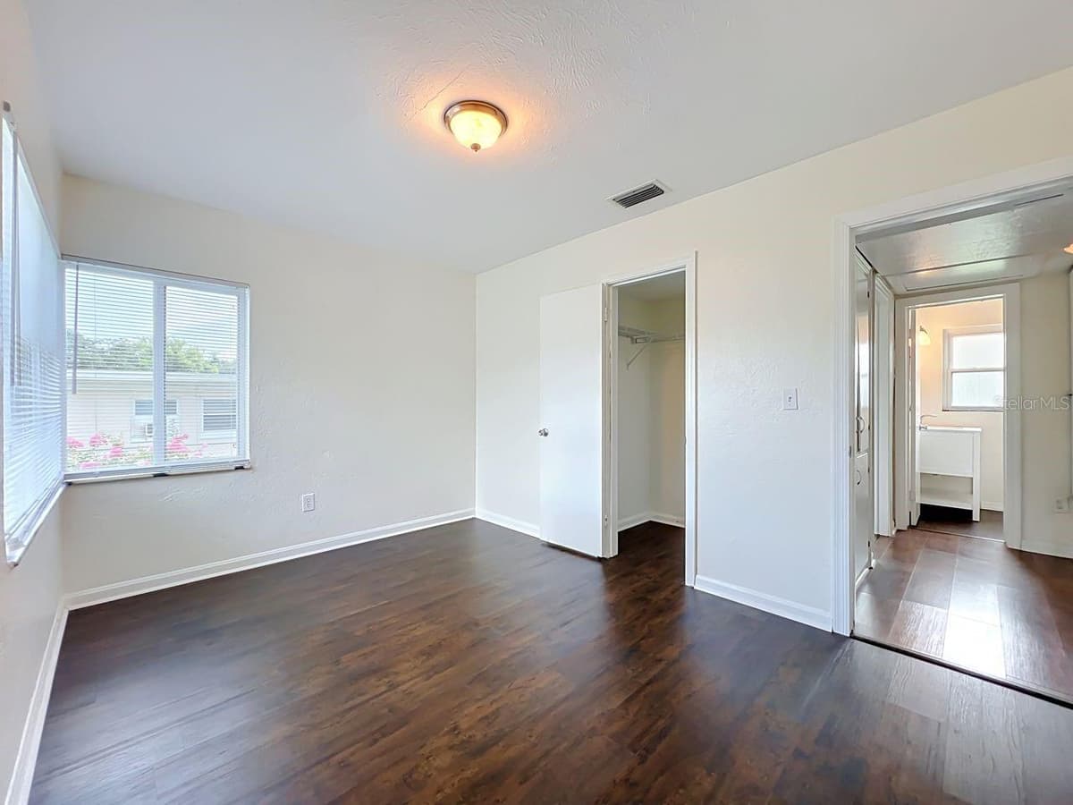 2437 MYRTLE AVENUE — photo 18 of 35