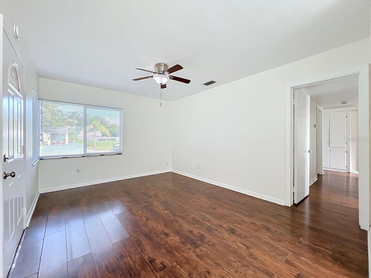 2437 MYRTLE AVENUE — photo 9 of 35