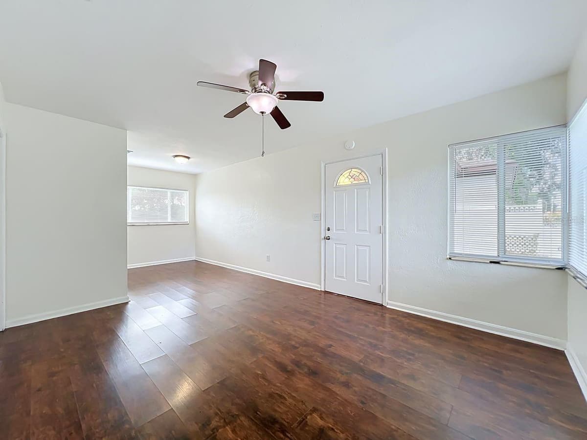 2437 MYRTLE AVENUE — photo 8 of 35
