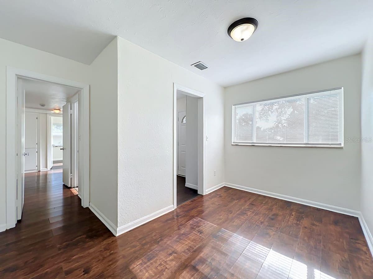2437 MYRTLE AVENUE — photo 11 of 35