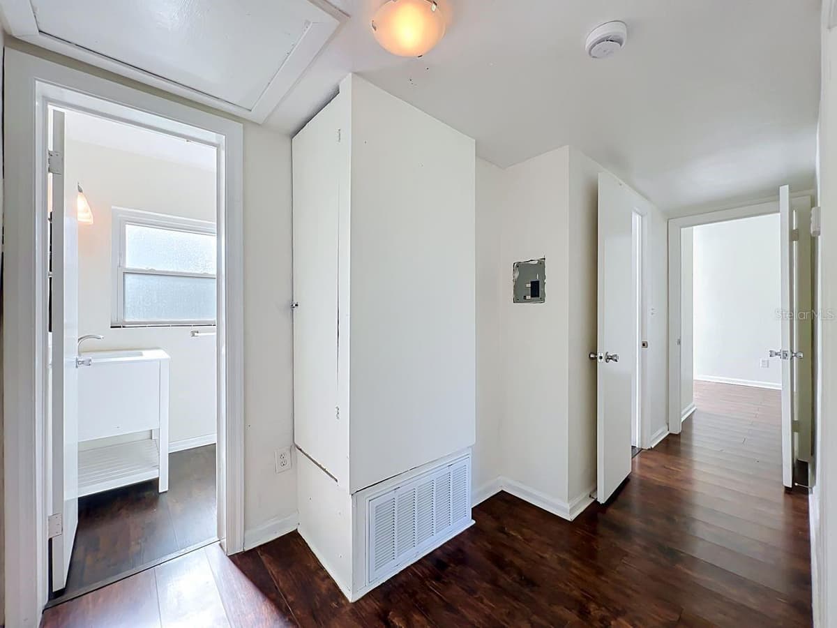 2437 MYRTLE AVENUE — photo 27 of 35
