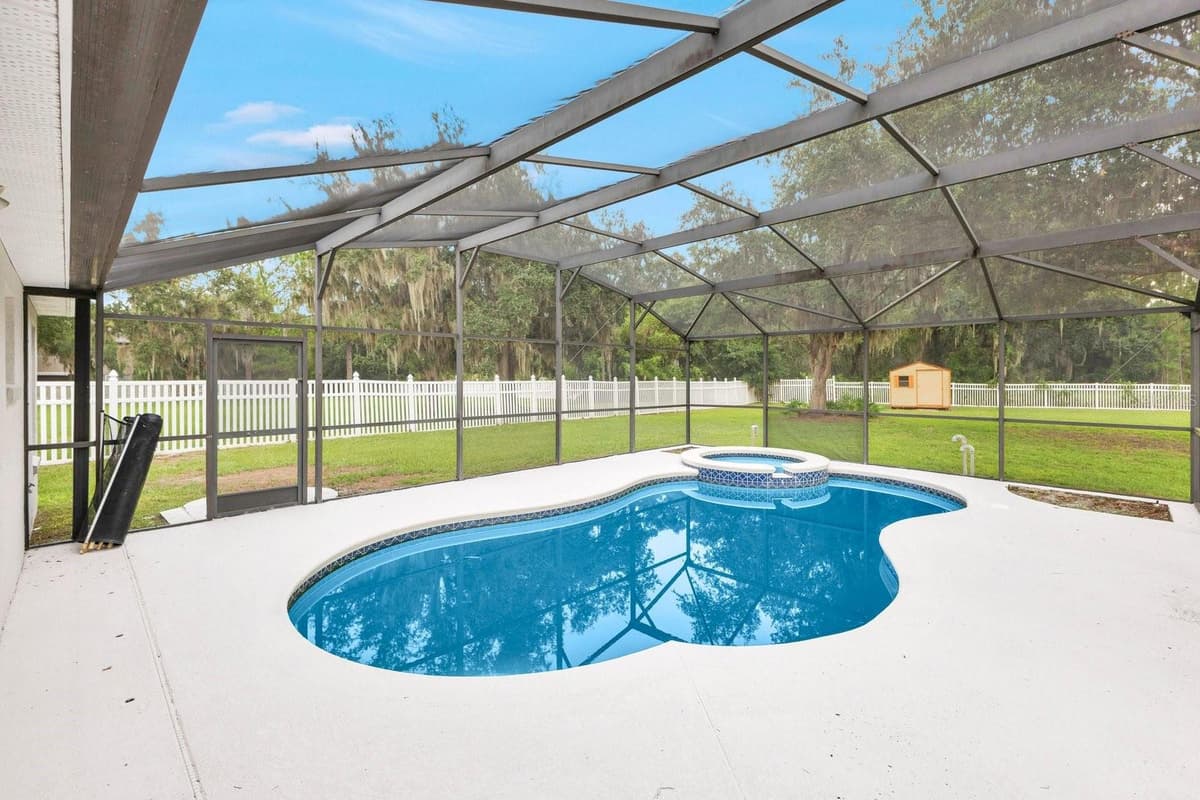 46 CORDONA DRIVE — photo 36 of 51