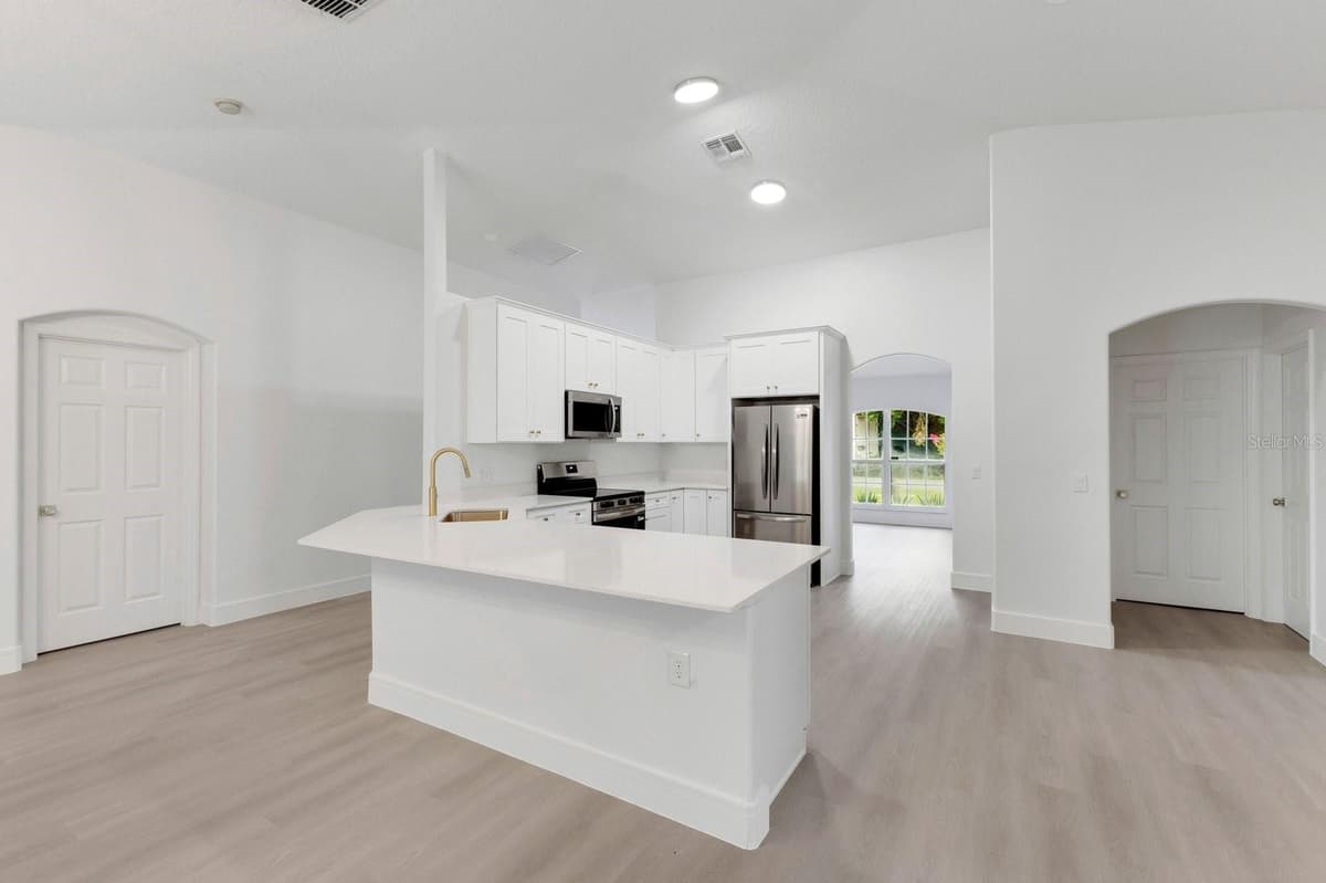 46 CORDONA DRIVE — photo 16 of 51
