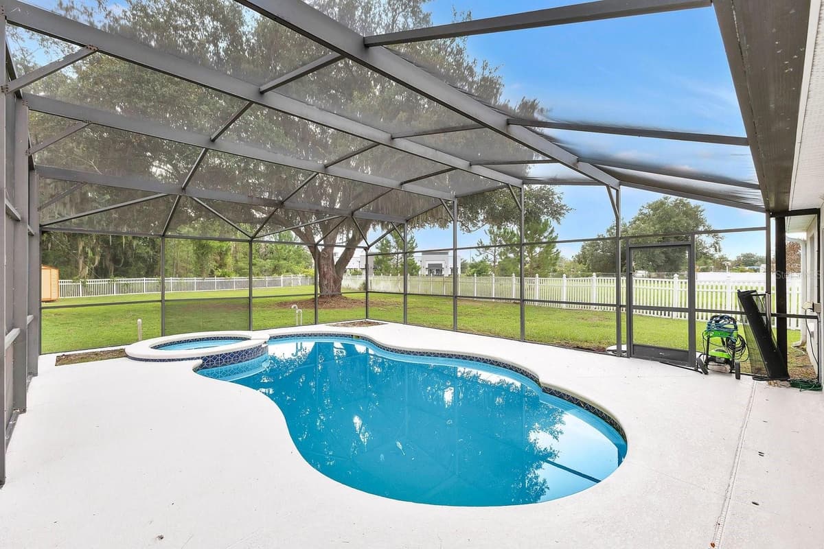 46 CORDONA DRIVE — photo 37 of 51
