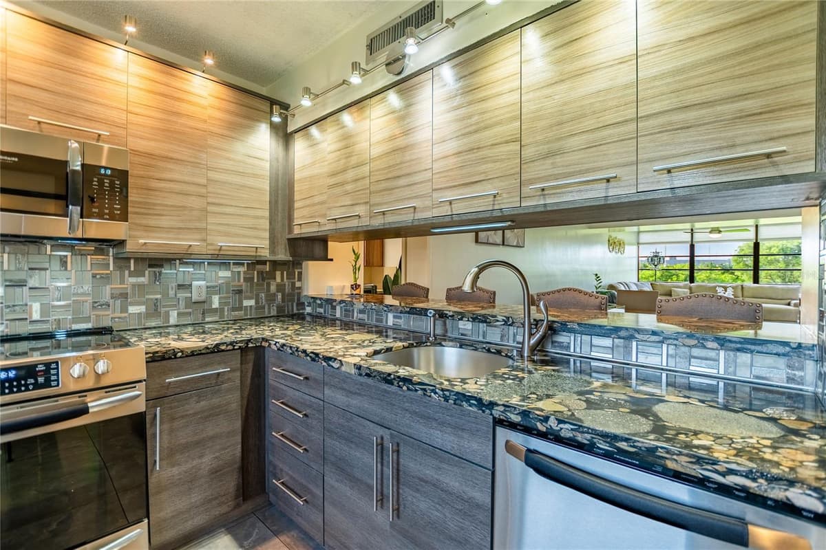 1508 WHITEHALL DRIVE — photo 12 of 42
