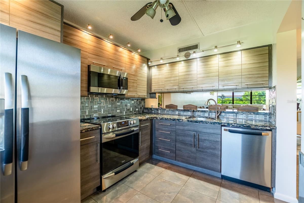 1508 WHITEHALL DRIVE — photo 10 of 42