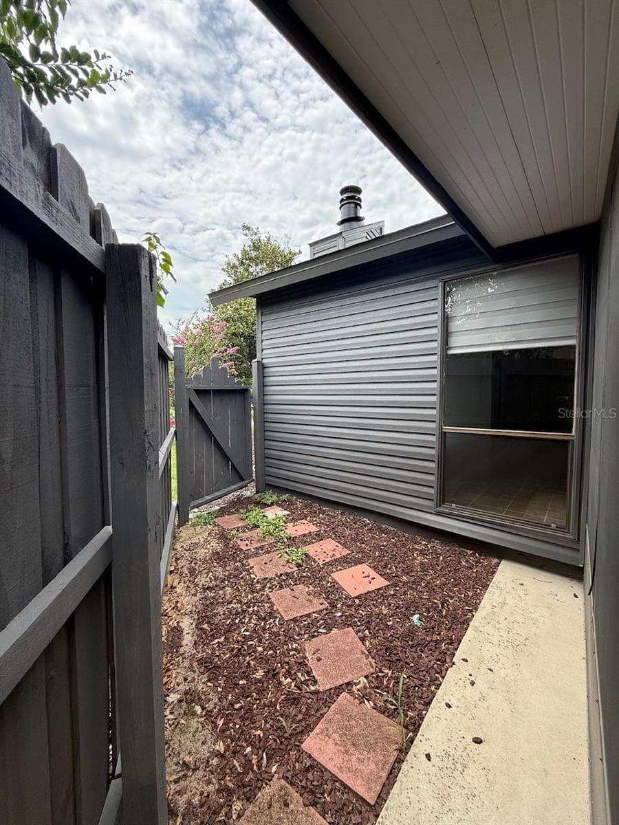 1819 29TH TERRACE — photo 17 of 22