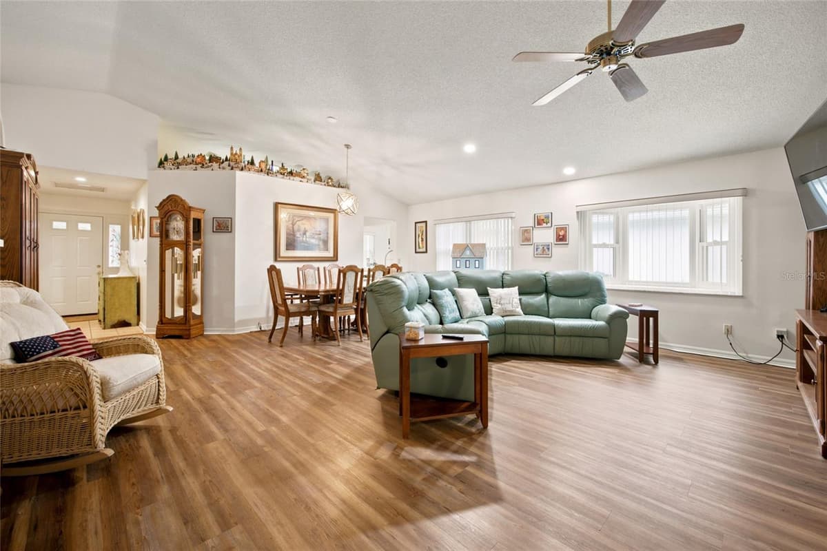 9201 91ST CIRCLE — photo 16 of 33