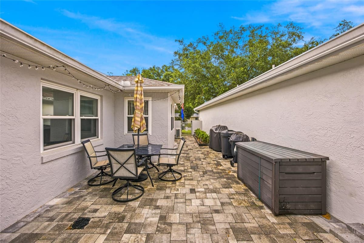 9201 91ST CIRCLE — photo 28 of 33