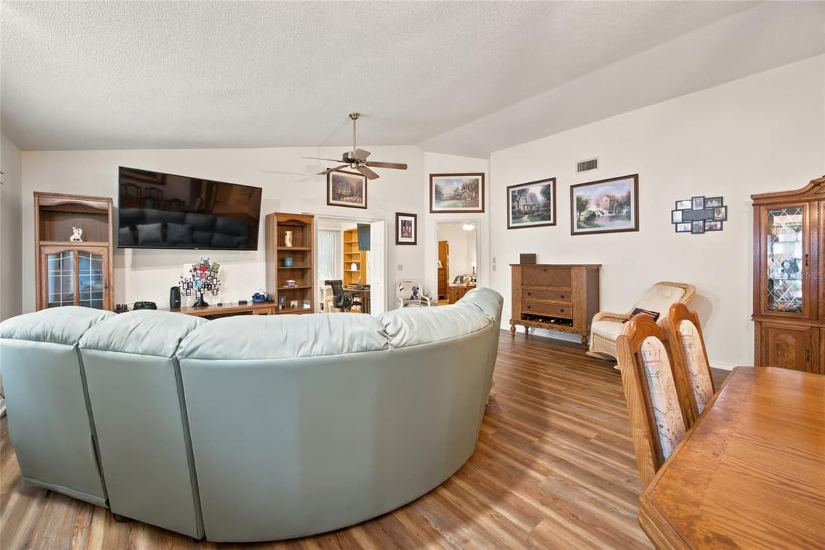 9201 91ST CIRCLE — photo 10 of 33