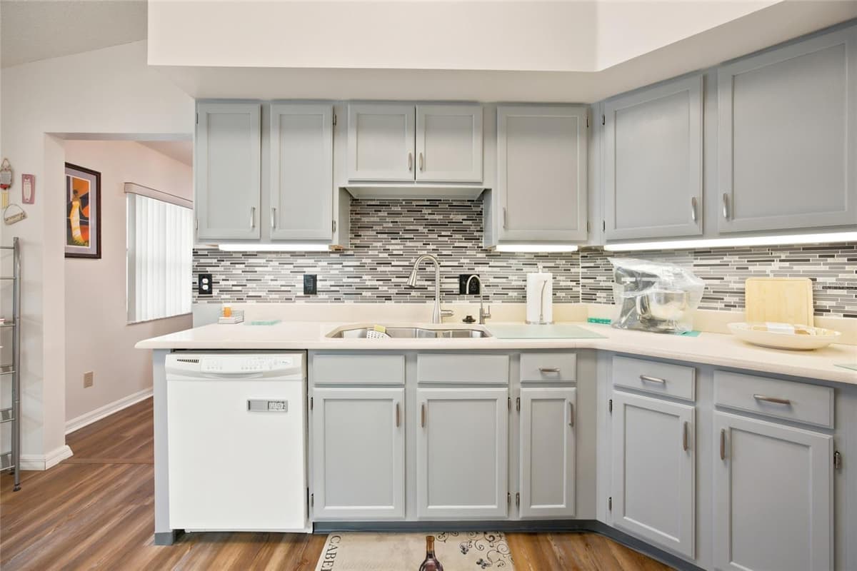 9201 91ST CIRCLE — photo 19 of 33