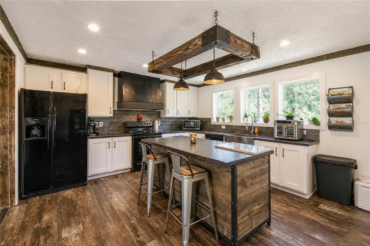 181 WINDY HILLS ROAD — photo 14 of 47