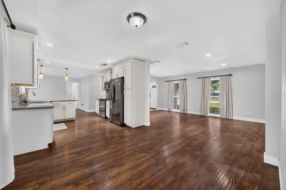 112 ROOSEVELT PLACE — photo 8 of 34