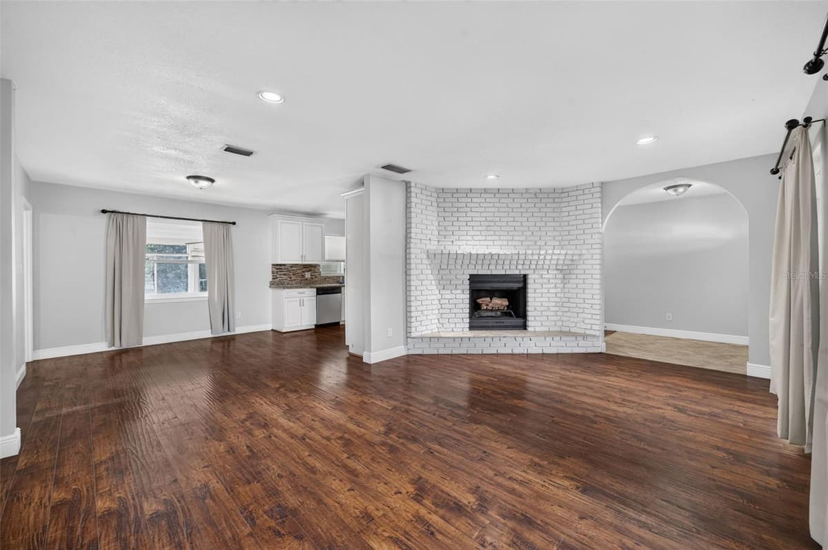 112 ROOSEVELT PLACE — photo 5 of 34