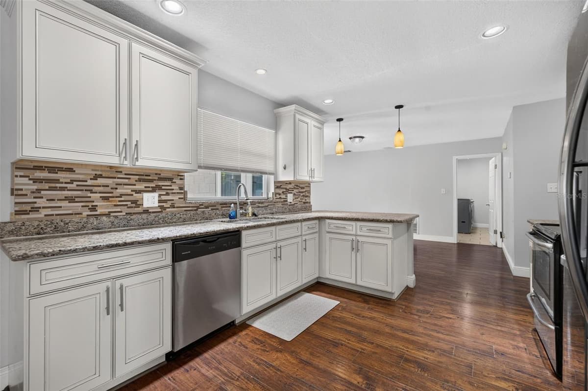 112 ROOSEVELT PLACE — photo 19 of 34