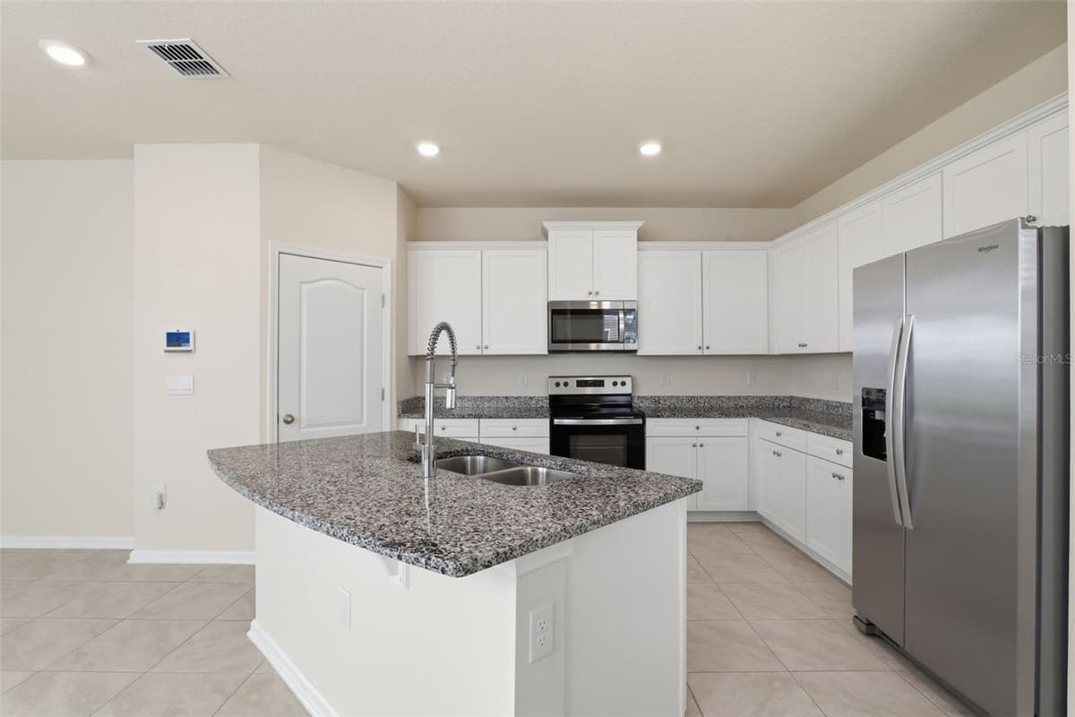 108 REDBUD ROAD — photo 4 of 55