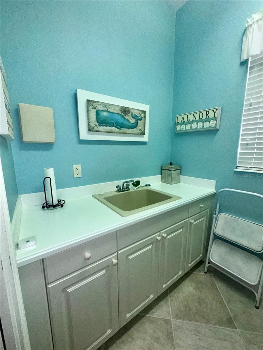 194 MONTELLUNA DRIVE — photo 58 of 91