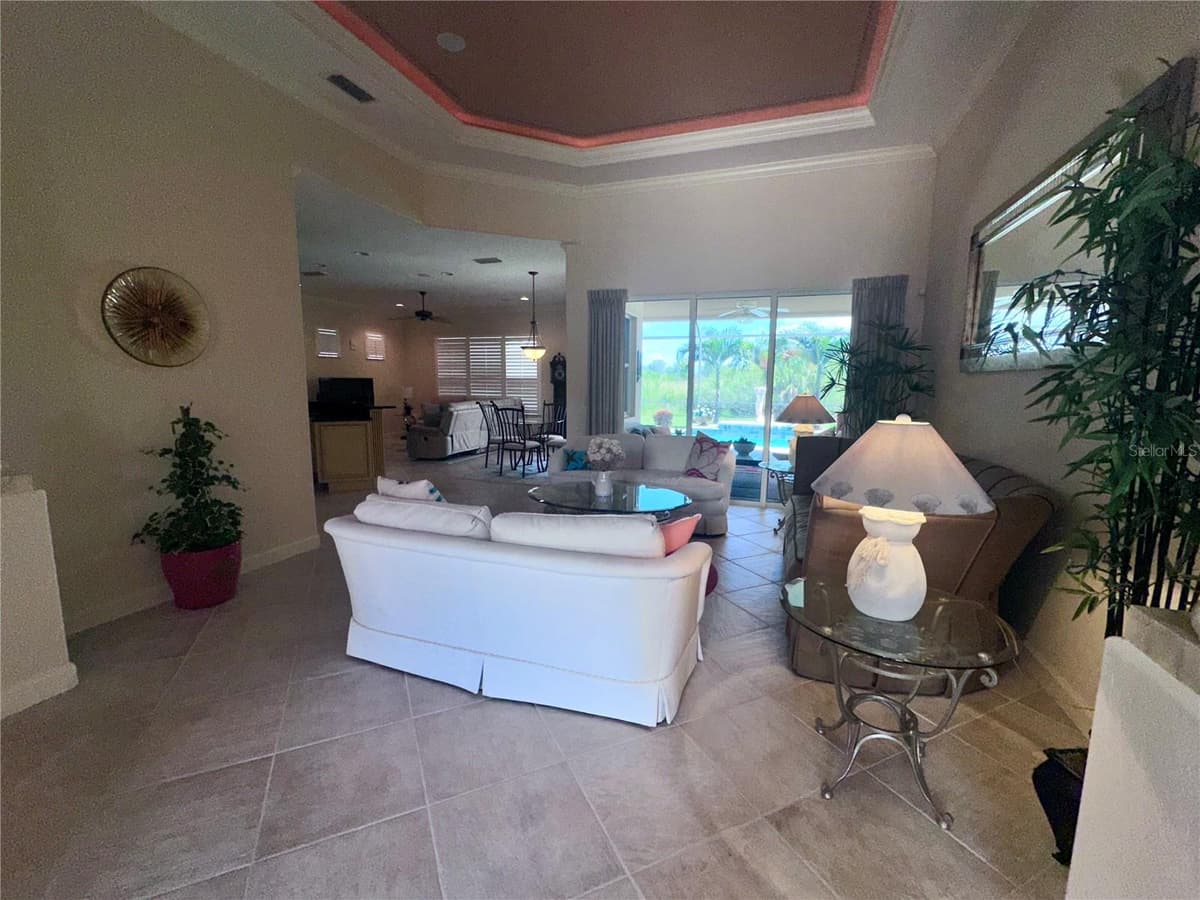 194 MONTELLUNA DRIVE — photo 11 of 91