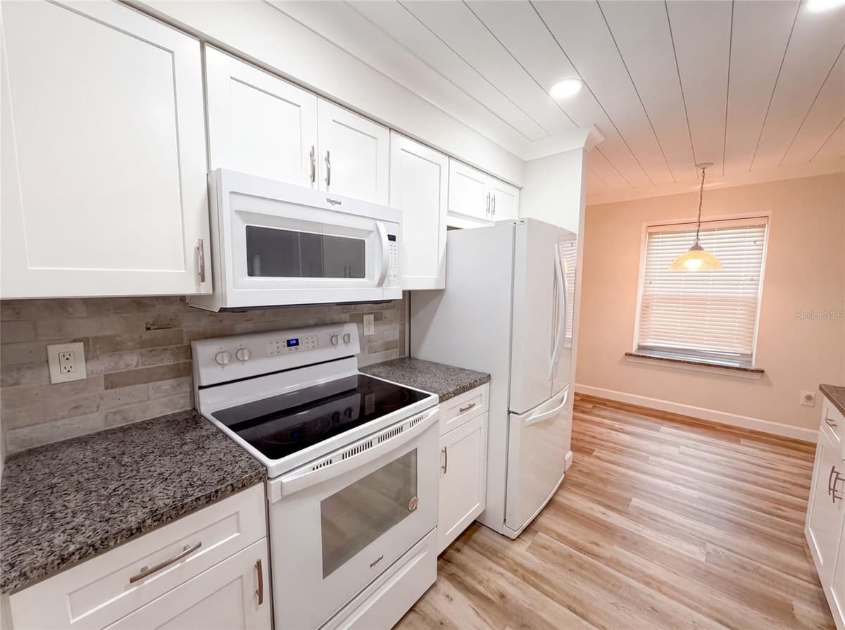 228 BOB WHITE COURT — photo 8 of 18