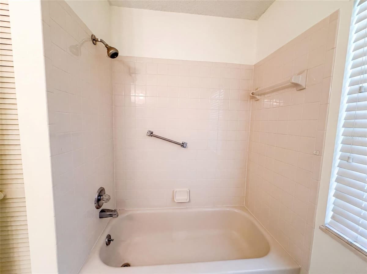 228 BOB WHITE COURT — photo 13 of 18