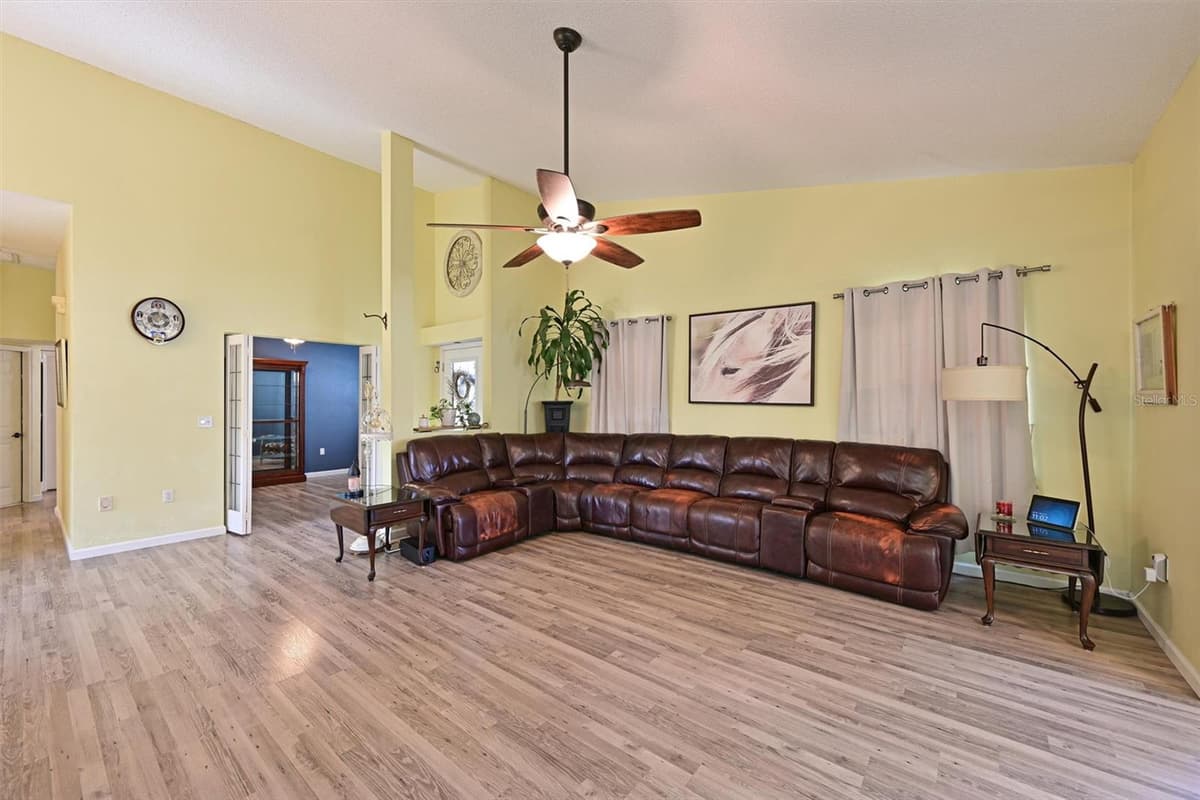 4427 MURFIELD DRIVE — photo 7 of 31