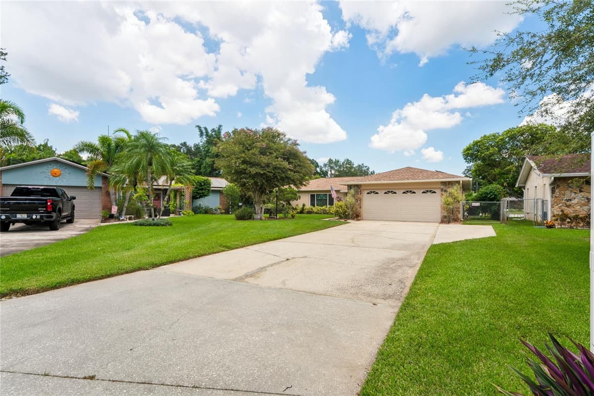 10681 SEMINOLE FOREST STREET — photo 15 of 71