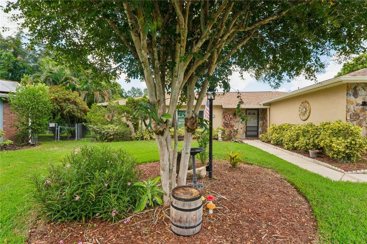10681 SEMINOLE FOREST STREET — photo 11 of 71
