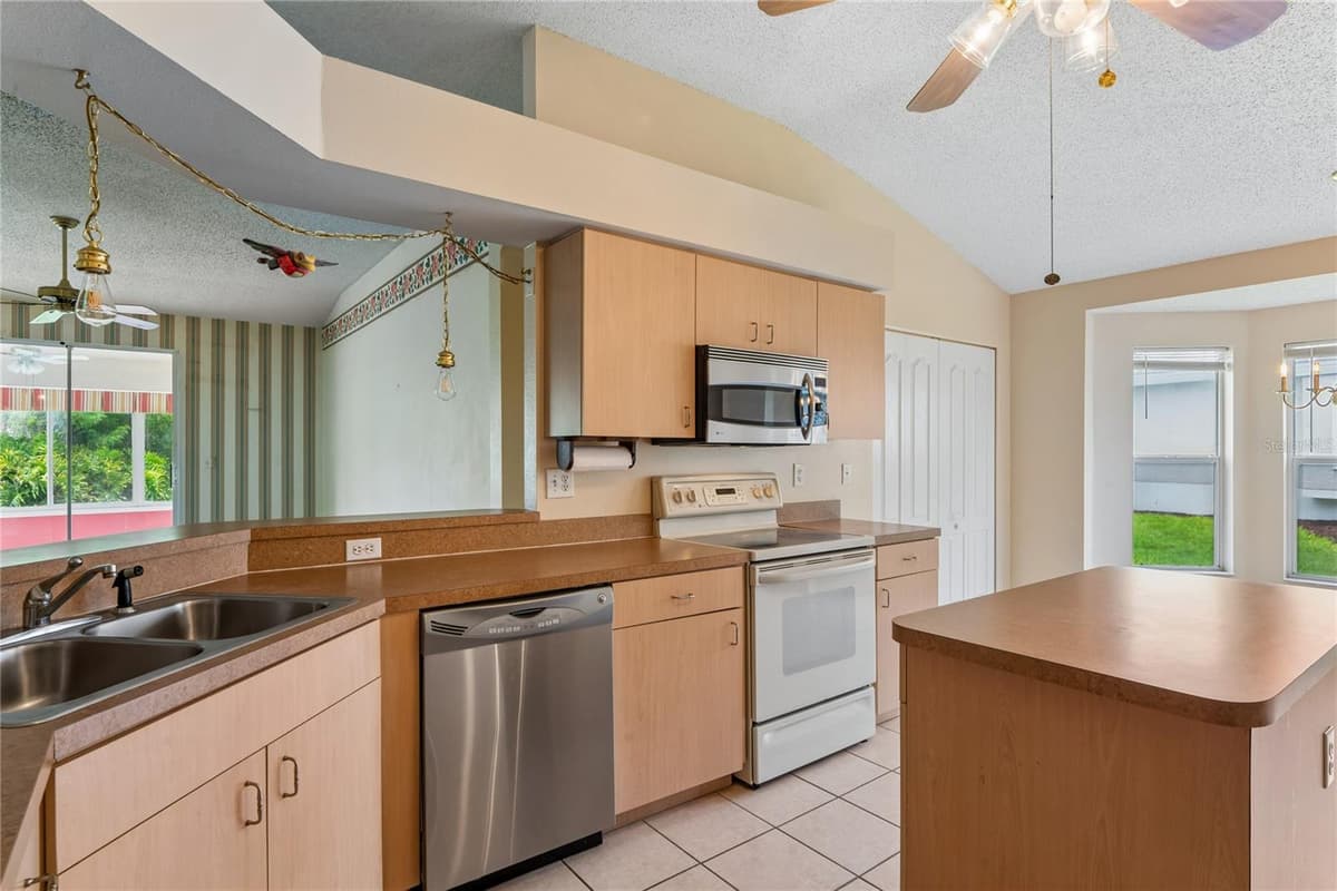 2208 WORTHINGTON GREENS DRIVE — photo 60 of 64