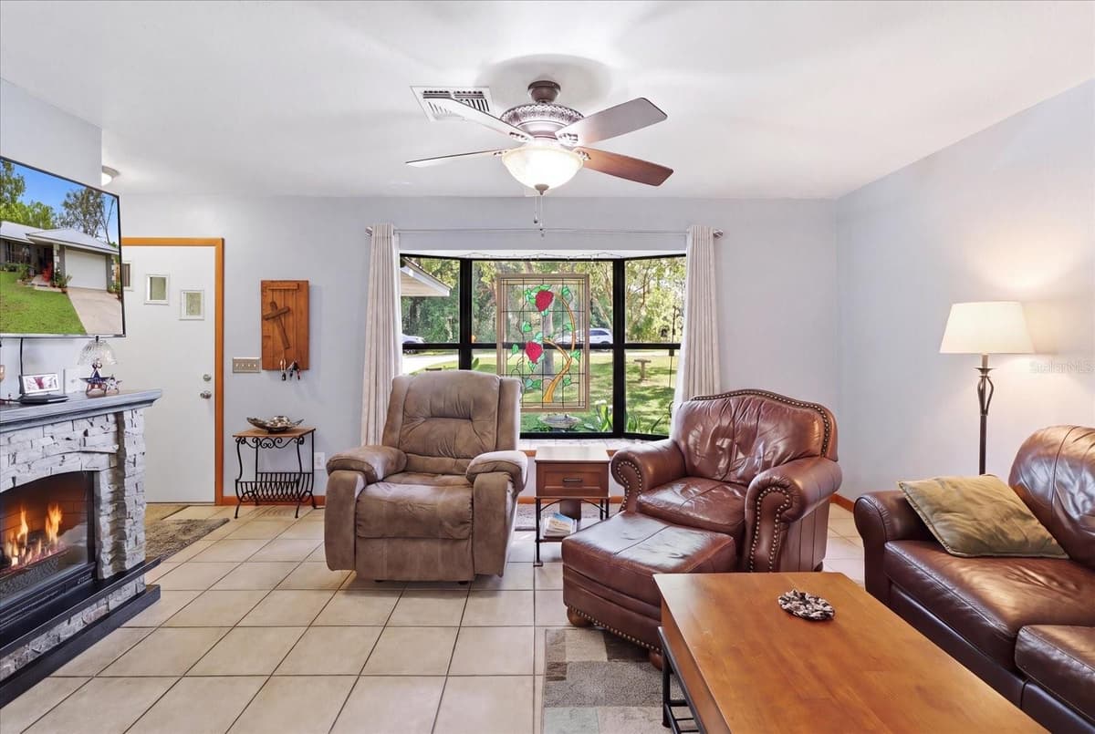 9188 COMMODORE DRIVE — photo 5 of 42