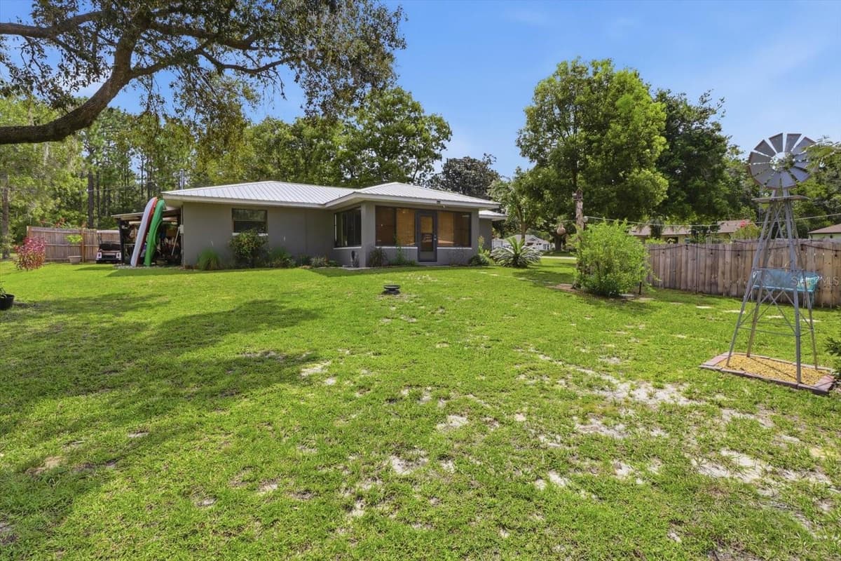 9188 COMMODORE DRIVE — photo 23 of 42