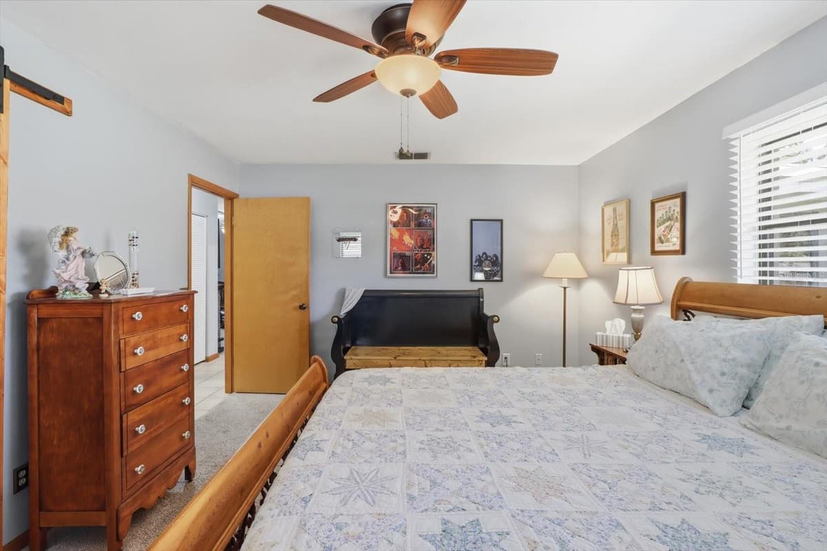 9188 COMMODORE DRIVE — photo 14 of 42