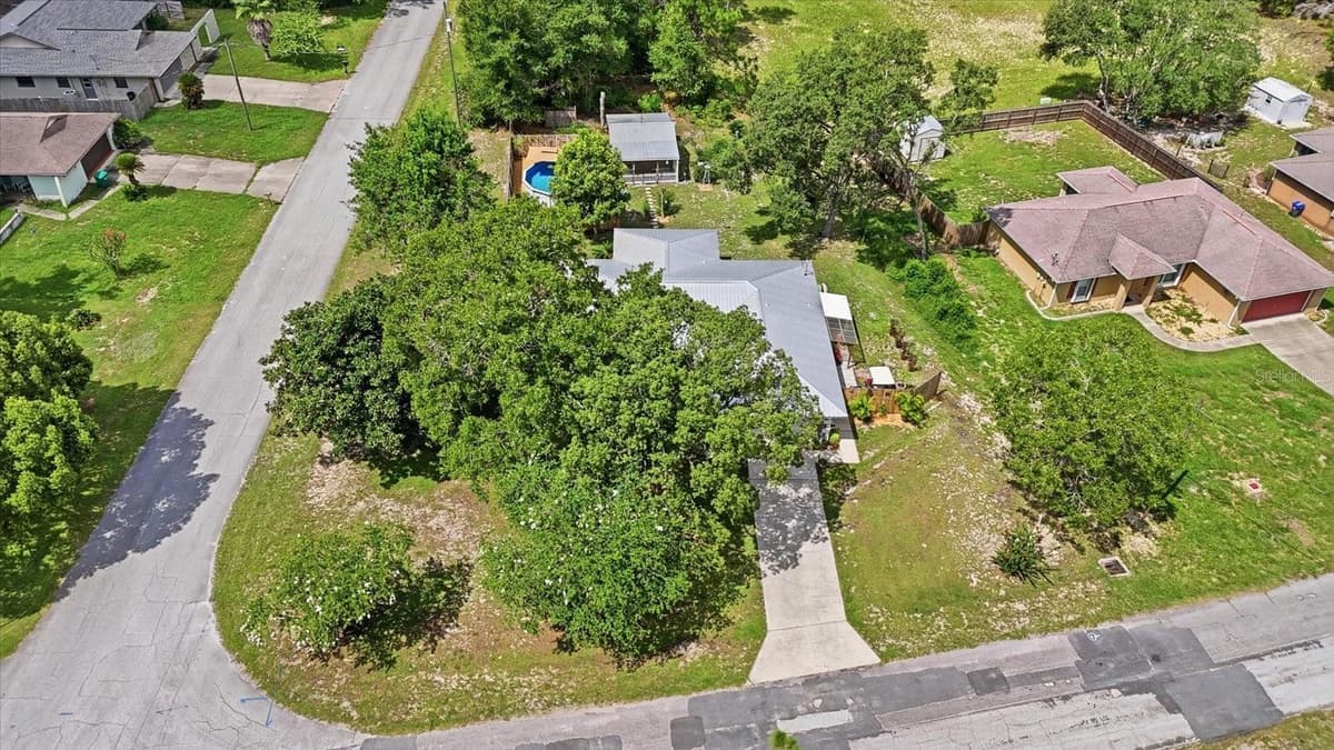 9188 COMMODORE DRIVE — photo 36 of 42