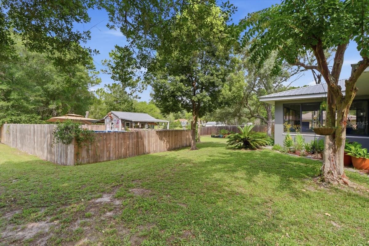 9188 COMMODORE DRIVE — photo 25 of 42