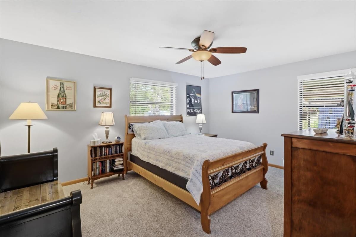9188 COMMODORE DRIVE — photo 13 of 42