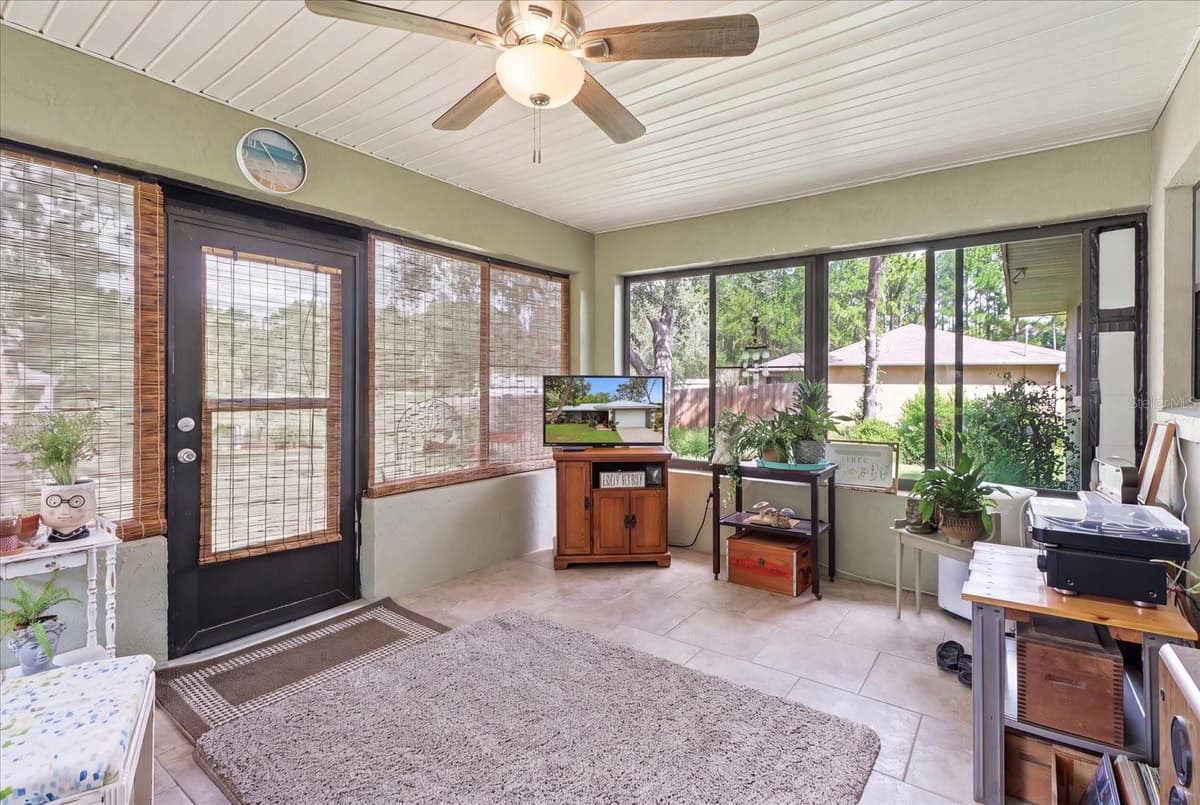9188 COMMODORE DRIVE — photo 19 of 42