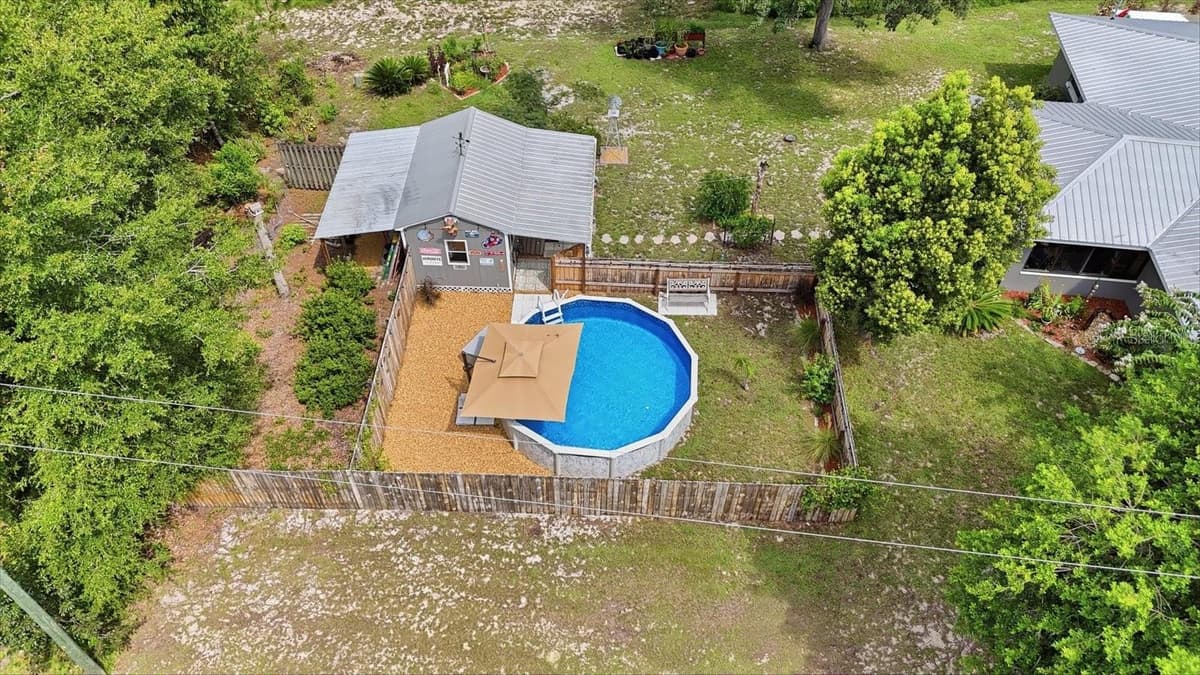 9188 COMMODORE DRIVE — photo 32 of 42