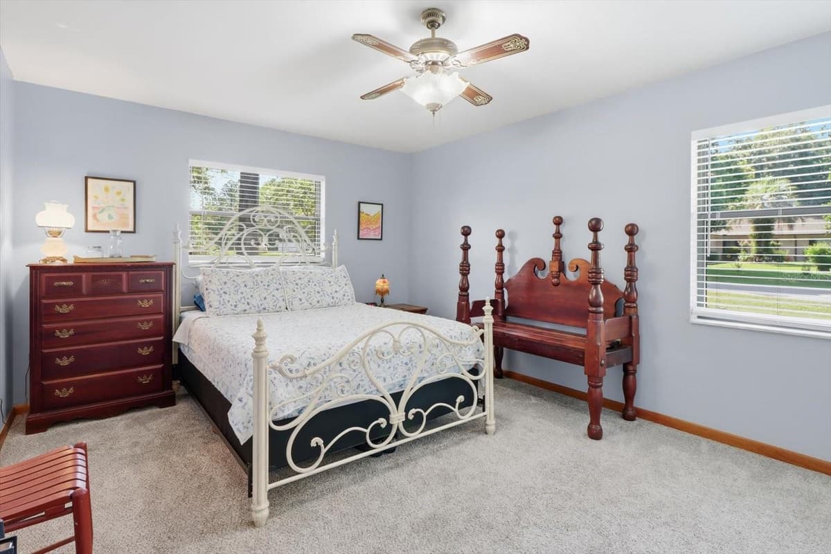 9188 COMMODORE DRIVE — photo 10 of 42